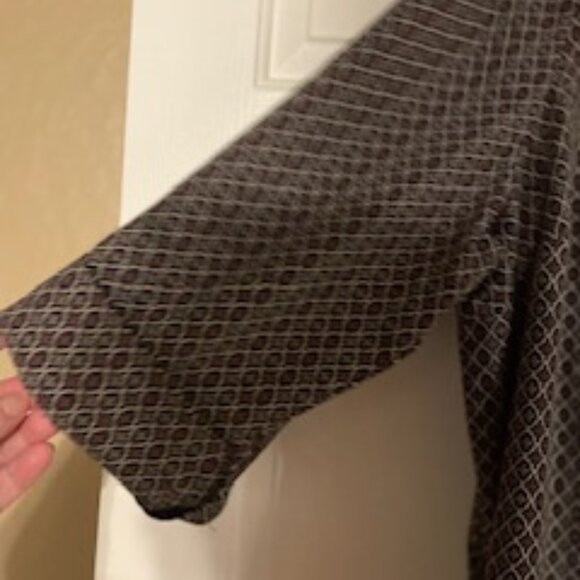 Polyester 3/4 sleeve print shirt - Picture 2 of 3